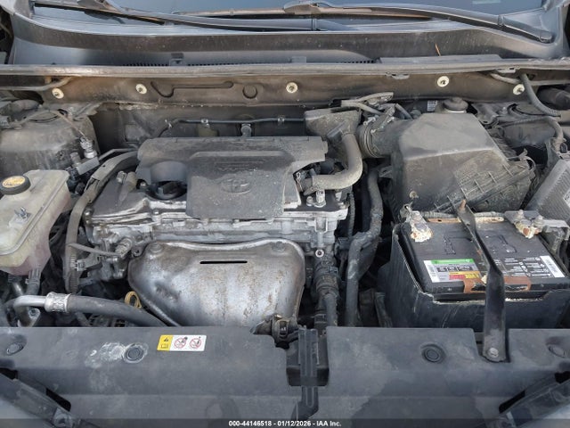 2T3ZFREV3FW217013 Toyota RAV4 LE