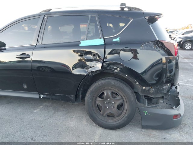 2T3ZFREV3FW217013 Toyota RAV4 LE