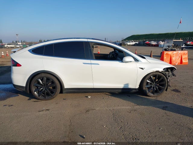 Tesla Model X 100d/75d/long Range 2019 5YJXCAE23KF202437 Image 12