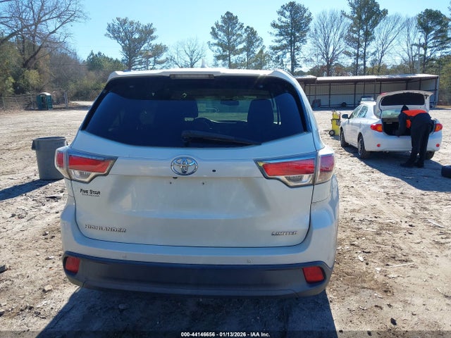 Toyota Highlander Limited V6 2015 5TDYKRFH3FS095898 Image 17