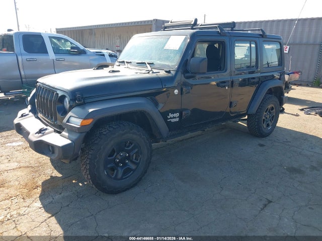 1C4HJXDN5JW247673 Jeep Wrangler Unlimited Sport 4x4