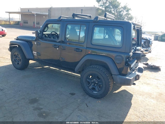1C4HJXDN5JW247673 Jeep Wrangler Unlimited Sport 4x4