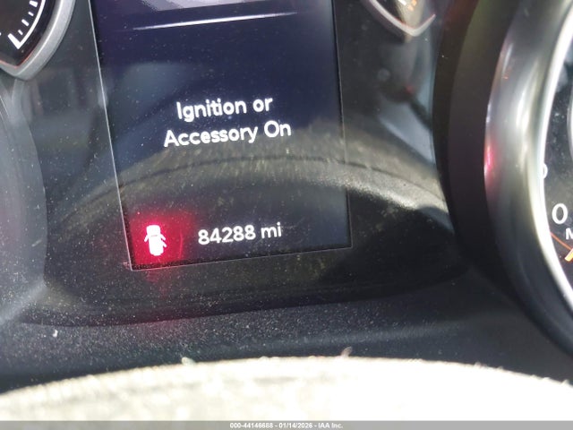 1C4HJXDN5JW247673 Jeep Wrangler Unlimited Sport 4x4
