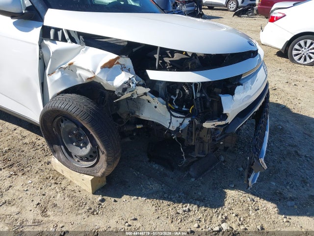 2020 KIA SOUL KNDJ23AU3L7724083 Photo 5