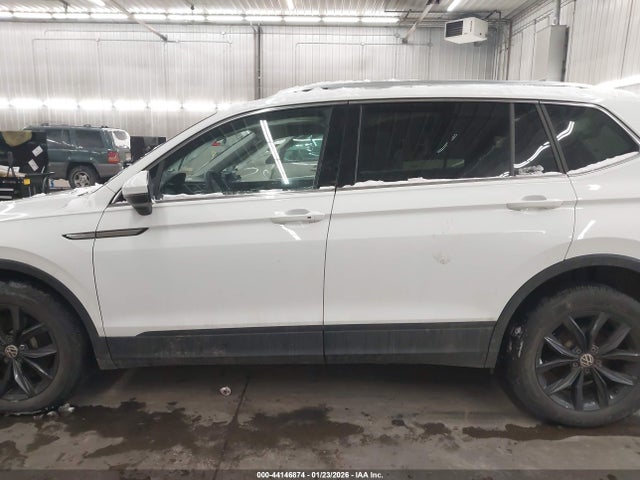 44146874 :رقم المزاد ، 3VV2B7AXXNM085295 vin ، 2022 Volkswagen Tiguan 2.0t Se مزاد بيع