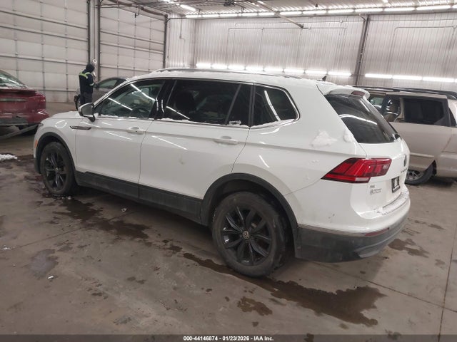 2022 VOLKSWAGEN TIGUAN 3VV2B7AXXNM085295 Photo 2