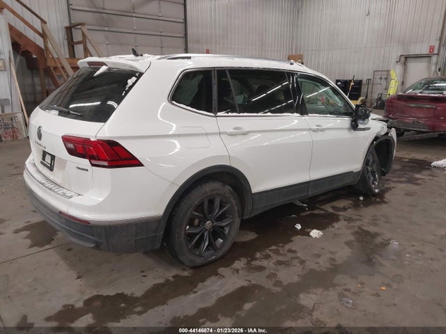 2022 VOLKSWAGEN TIGUAN 3VV2B7AXXNM085295 Photo 3