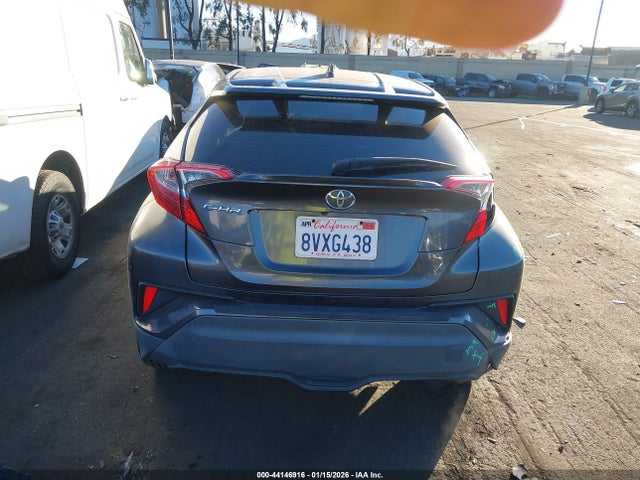 JTNKHMBX3J1004067 Toyota C-HR XLE