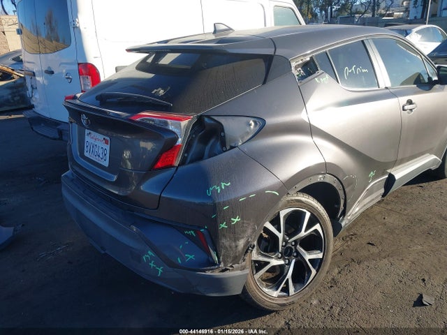JTNKHMBX3J1004067 Toyota C-HR XLE