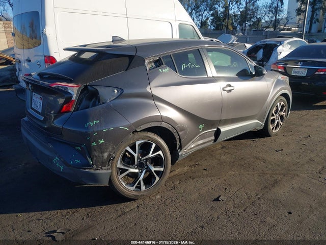 JTNKHMBX3J1004067 Toyota C-HR XLE