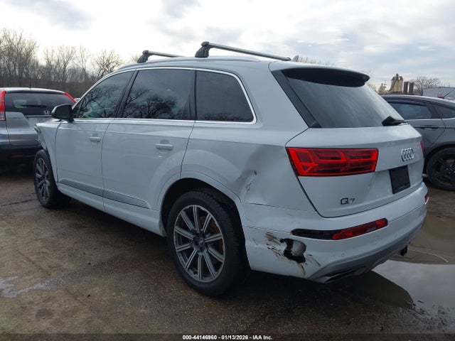 2019 AUDI Q7 WA1LHAF75KD023568 Photo 2