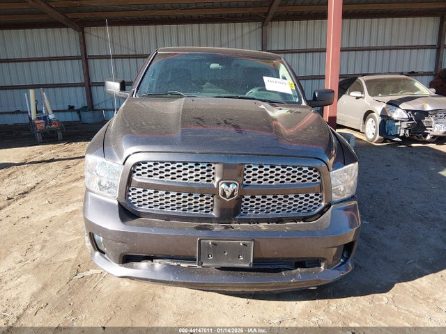 44147011 :رقم المزاد ، 1C6RR7FT4FS758984 vin ، 2015 Ram 1500 Express مزاد بيع