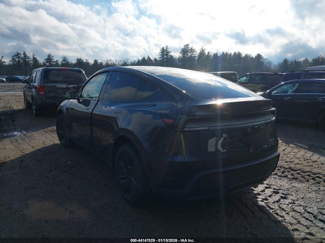 2026 TESLA MODEL Y 7SAYGDEE2TA386503 Photo 2
