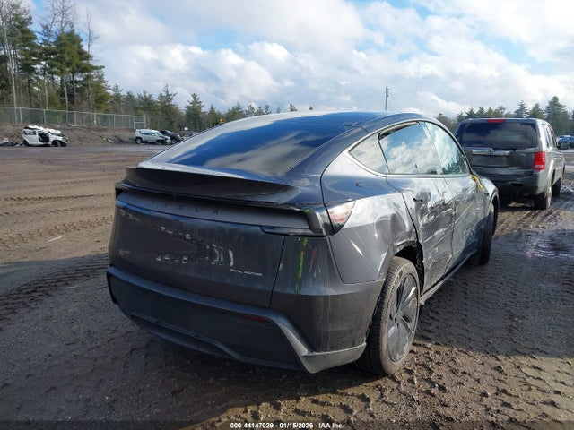 2026 TESLA MODEL Y 7SAYGDEE2TA386503 Photo 3