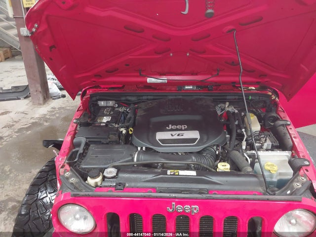 44147040 :رقم المزاد ، 1C4BJWDG2FL751415 vin ، 2015 Jeep Wrangler Unlimited Sport مزاد بيع