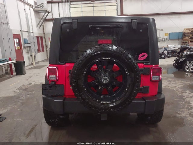 44147040 :رقم المزاد ، 1C4BJWDG2FL751415 vin ، 2015 Jeep Wrangler Unlimited Sport مزاد بيع