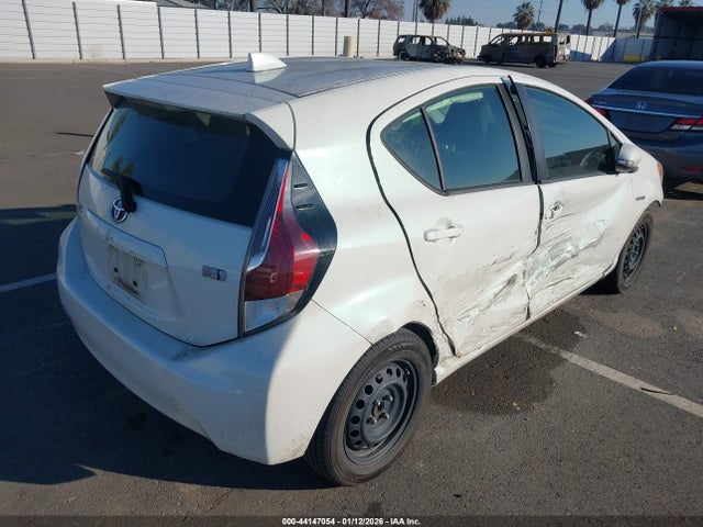 JTDKDTB34F1094571 Toyota Prius C Two