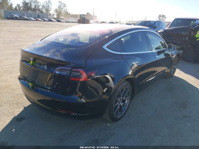 2017 TESLA MODEL 3 5YJ3E1EA1HF002181 Photo 3