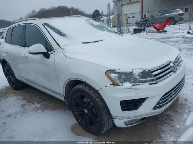 2017 VOLKSWAGEN TOUAREG WVGRF7BPXHD003710