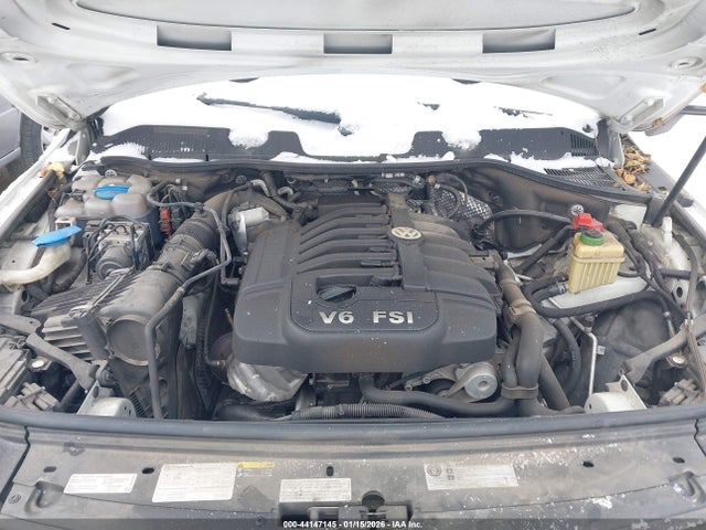 2017 VOLKSWAGEN TOUAREG WVGRF7BPXHD003710 Photo 9