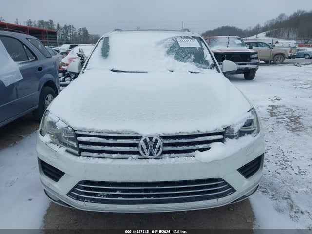 44147145 :رقم المزاد ، WVGRF7BPXHD003710 vin ، 2017 Volkswagen Touareg V6 Wolfsburg Edition مزاد بيع