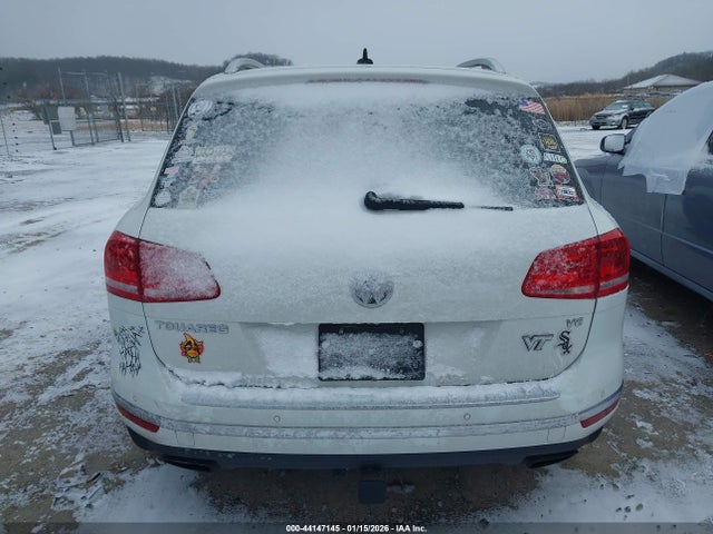 44147145 :رقم المزاد ، WVGRF7BPXHD003710 vin ، 2017 Volkswagen Touareg V6 Wolfsburg Edition مزاد بيع