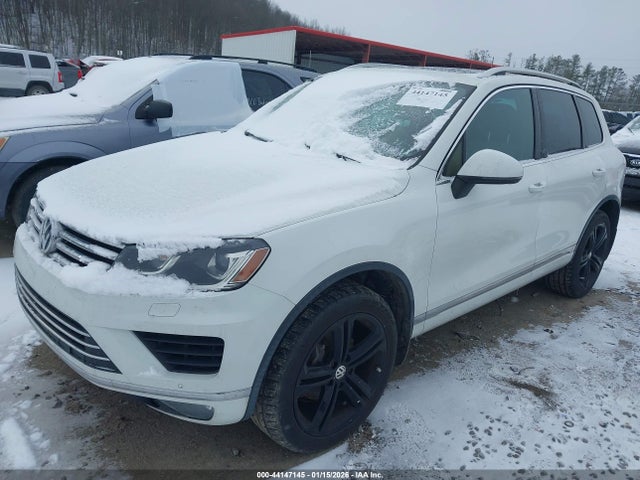 2017 VOLKSWAGEN TOUAREG WVGRF7BPXHD003710 Photo 1
