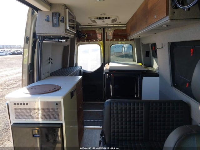 44147169 :رقم المزاد ، W1W4EBVY9MT069274 vin ، 2021 Mercedes-benz Sprinter 2500 Standard Roof V6 مزاد بيع