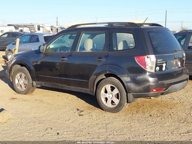 2013 SUBARU FORESTER JF2SHABC9DH444470 Photo 2