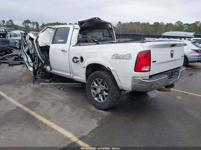 2017 RAM 2500 3C6UR5DL1HG587834 Photo 2
