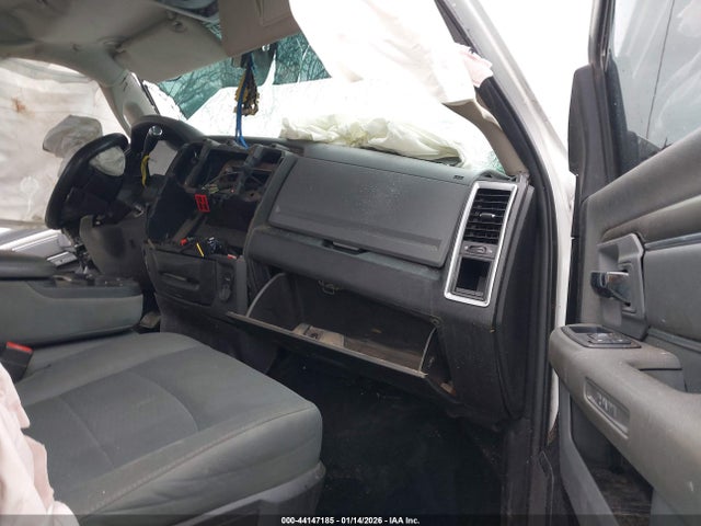 2017 RAM 2500 3C6UR5DL1HG587834 Photo 4