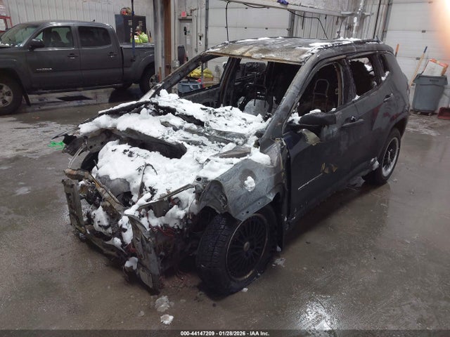 Jeep Compass Latitude 4x4 2019 3C4NJDBB3KT836030 Image 2