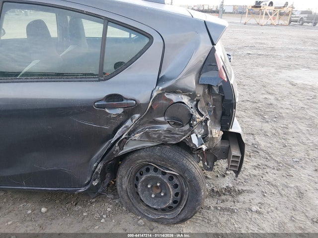 JTDKDTB36G1137700 Toyota Prius C One