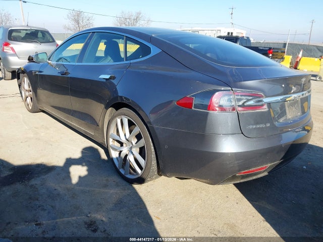2017 TESLA MODEL S 5YJSA1E25HF210399 Photo 2