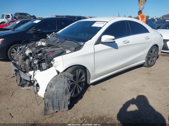 WDDSJ4EB1JN682128 Mercedes-Benz CLA 250