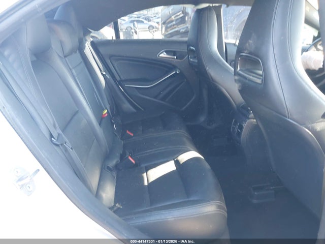 WDDSJ4EB1JN682128 Mercedes-Benz CLA 250