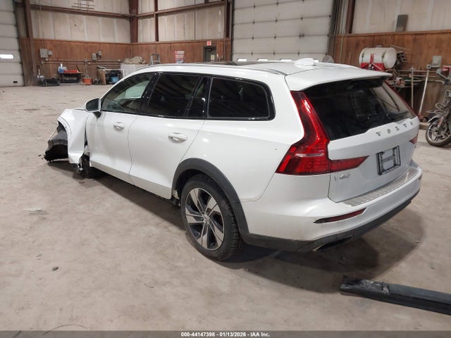 2020 VOLVO V60 CROSS COUNTRY YV4102WK9L1043983 Photo 2