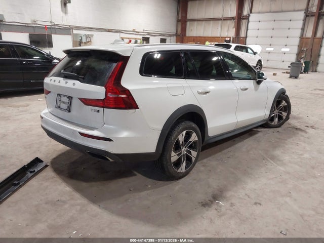 2020 VOLVO V60 CROSS COUNTRY YV4102WK9L1043983 Photo 3
