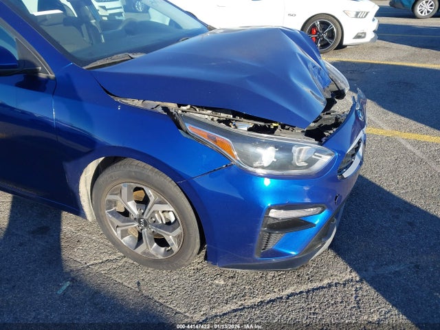 3KPF24AD1KE068105 KIA Forte Lxs