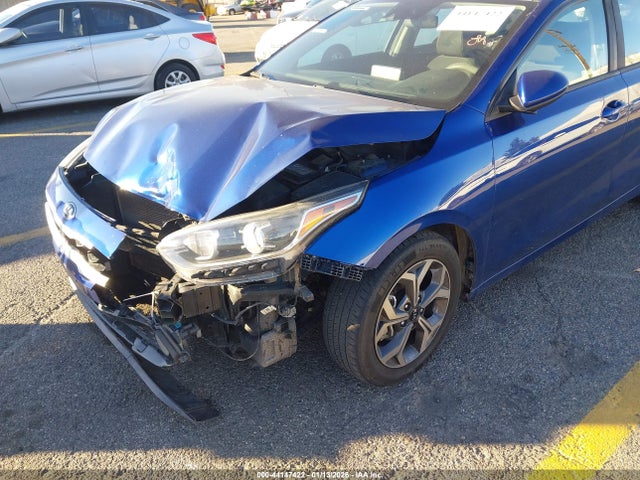 3KPF24AD1KE068105 KIA Forte Lxs