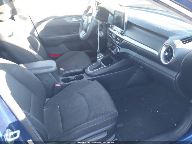 3KPF24AD1KE068105 KIA Forte Lxs