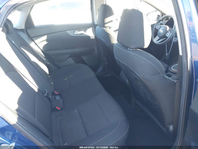 3KPF24AD1KE068105 KIA Forte Lxs