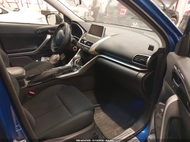 2020 MITSUBISHI ECLIPSE CROSS JA4AT4AA5LZ009619 Photo 4