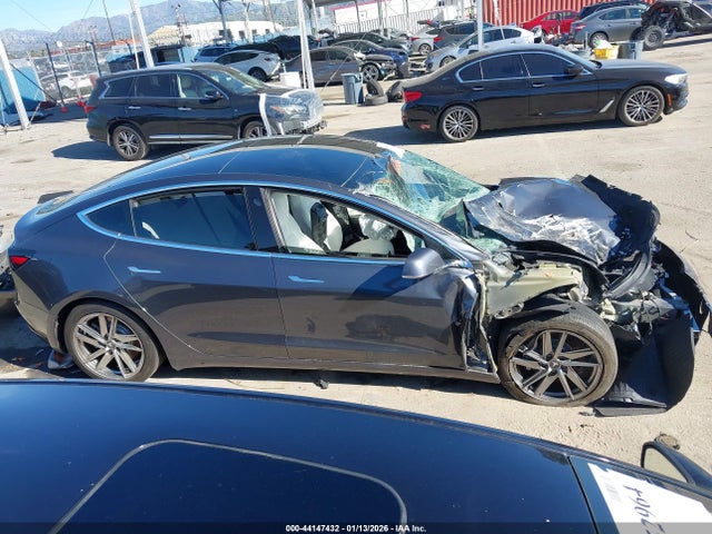 Tesla Model 3 Long Range/performance 2019 5YJ3E1EB6KF195279 Image 13
