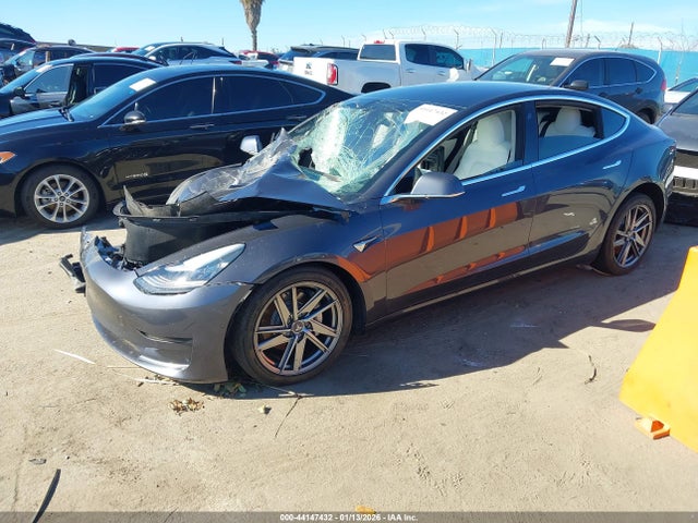 2019 TESLA MODEL 3 5YJ3E1EB6KF195279 Photo 1