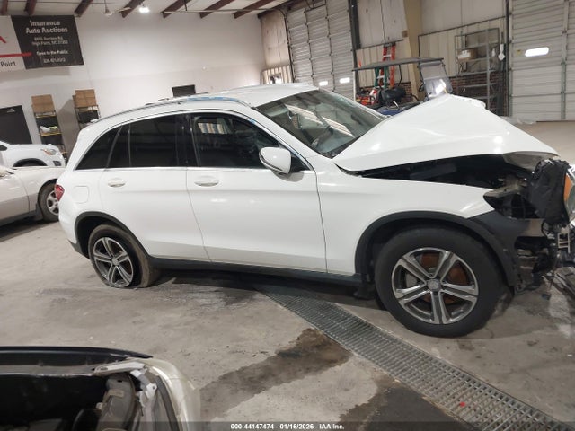 2016 Mercedes-benz Glc 300 მანქანა იყიდება აუქციონზე, vin: WDC0G4JB5GF055810, აუქციონის ნომერი: 44147474