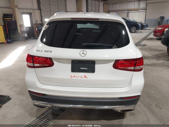 2016 Mercedes-benz Glc 300 მანქანა იყიდება აუქციონზე, vin: WDC0G4JB5GF055810, აუქციონის ნომერი: 44147474