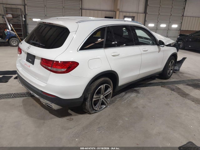 2016 Mercedes-benz Glc 300 მანქანა იყიდება აუქციონზე, vin: WDC0G4JB5GF055810, აუქციონის ნომერი: 44147474