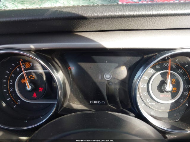 1C4HJXEN5LW230101 Jeep Wrangler Unlimited Sahara 4x4