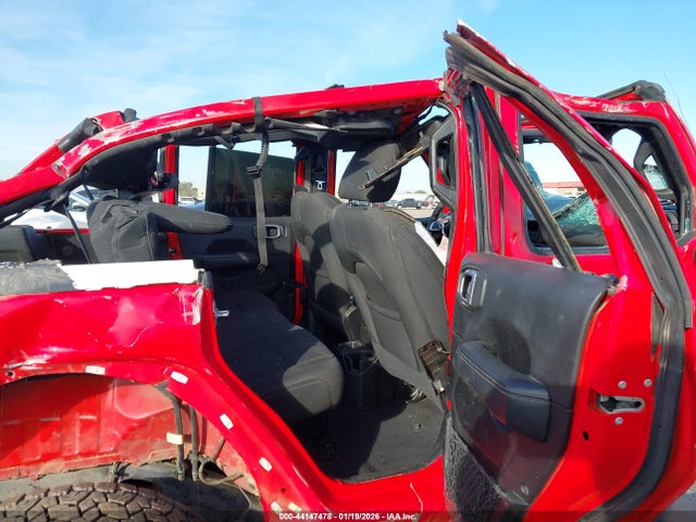 1C4HJXEN5LW230101 Jeep Wrangler Unlimited Sahara 4x4